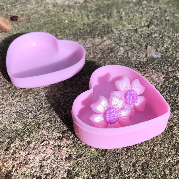 Handmade Polymer Clay Flower Earrings - Picture 14 of 14